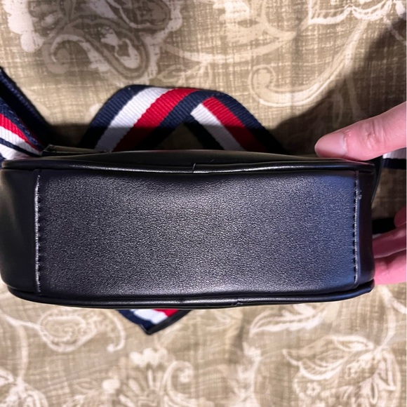 Tommy Hilfiger Belt Bag - Picture 7 of 12